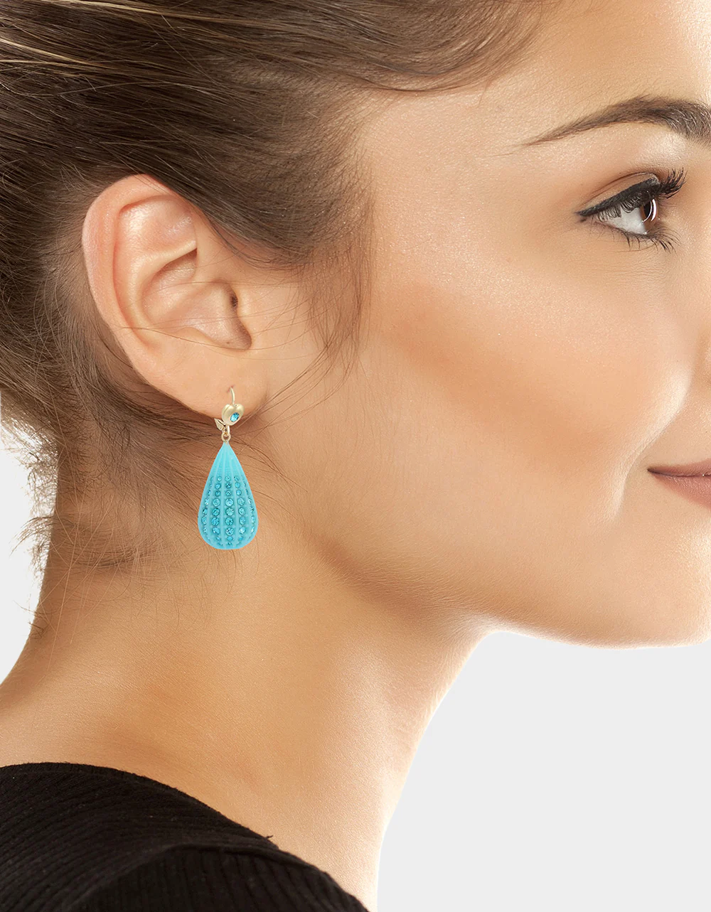 CRYSTAL TEAR LEVER EARRINGS BLUE - Image 3